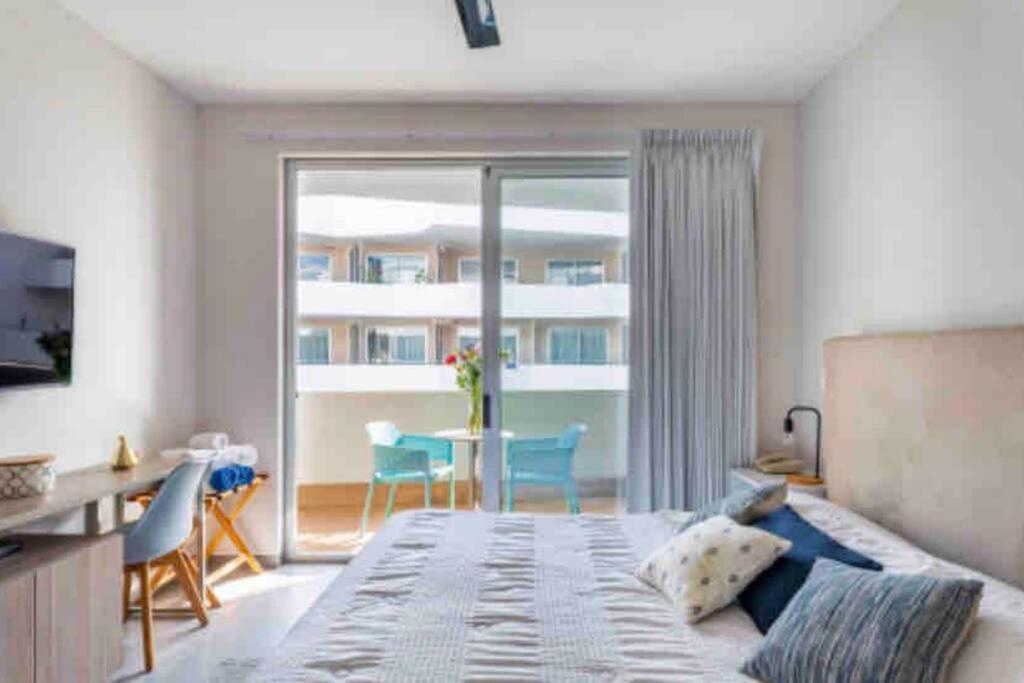 Apartamento Ideally Located Steps From The 5th Avenue Playa del Carmen